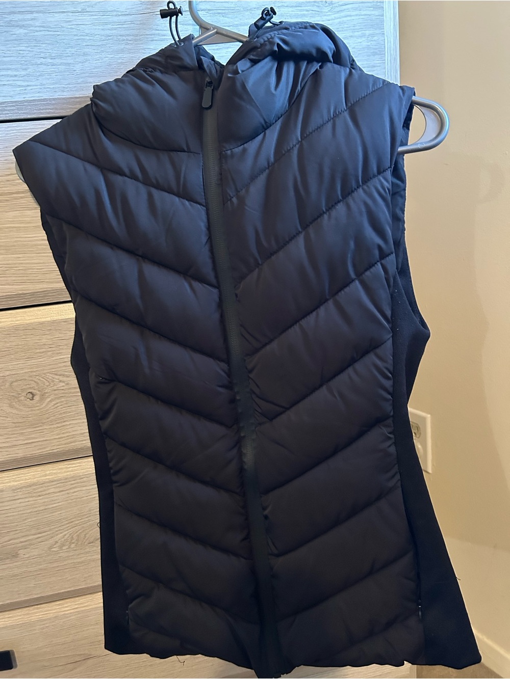 Zara Sleeveless Quilted Hooded Puffer Vest - Black